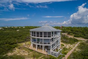 Hurricane-resistant home on stilts