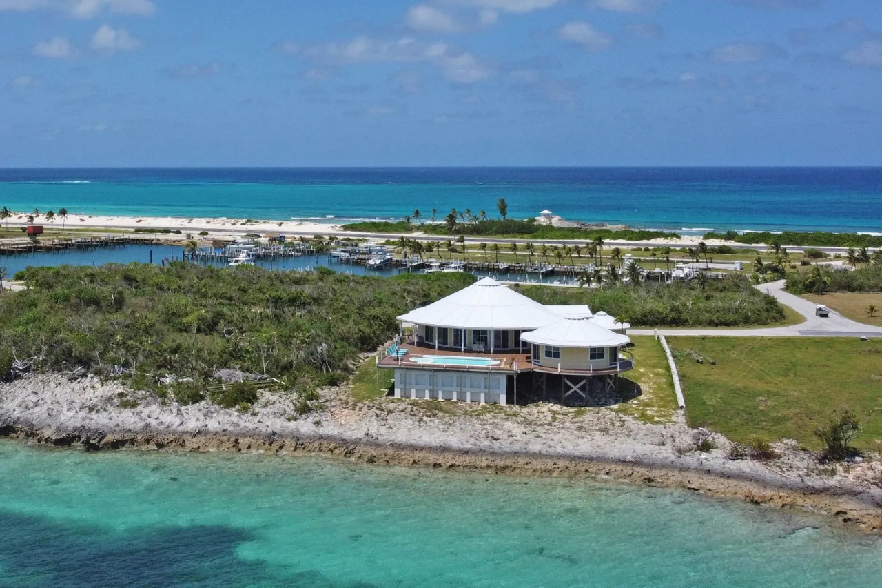 Deltec round home in Scotland Cay, Bahamas